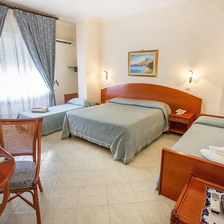 Hotel Mediterraneo Otel 3*