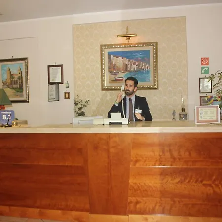 Otel Hotel Mediterraneo 3*