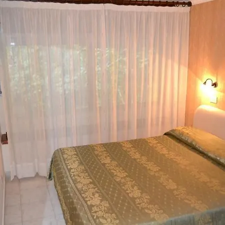 Hotel Mediterraneo 3* Cefalù