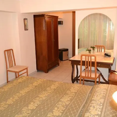 Hotel Mediterraneo 3* Cefalù
